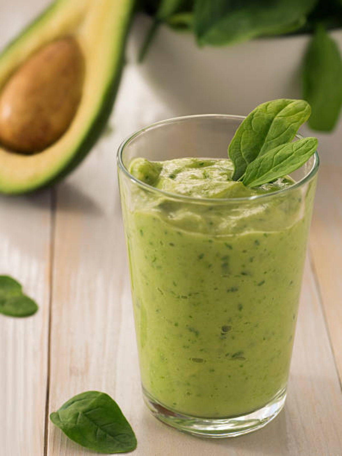 Creamy Keto Avocado & Spinach Smoothie