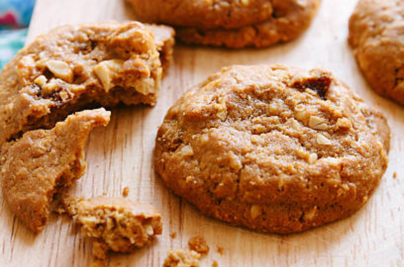 Date-Sweetened Peanut Butter Oatmeal Cookies