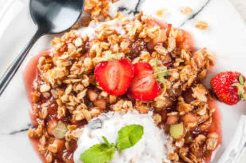 Sugar-Free Strawberry Rhubarb Crisp