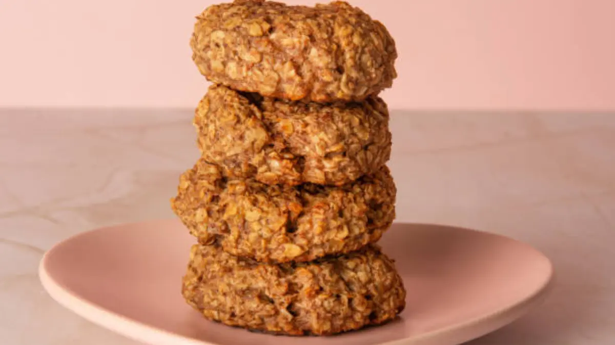 Date-Sweetened Peanut Butter Oatmeal Cookies (Without Refined Sugar)
