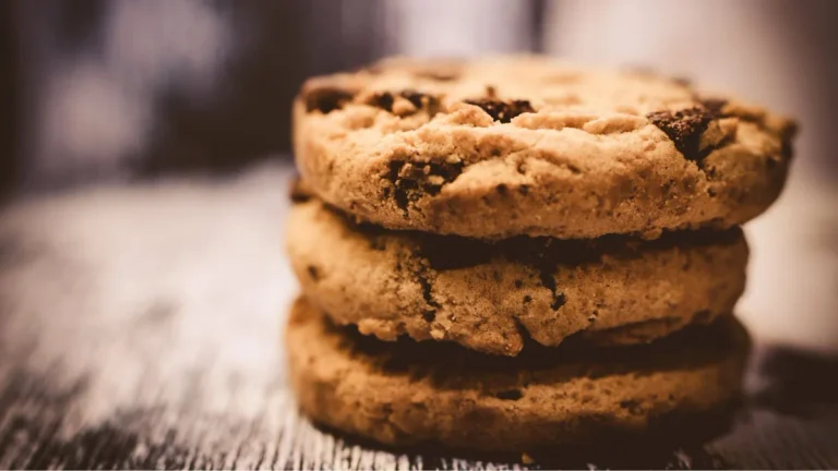 Almond Flour Keto Chocolate Chip Cookies (Low-Carb Recipe)