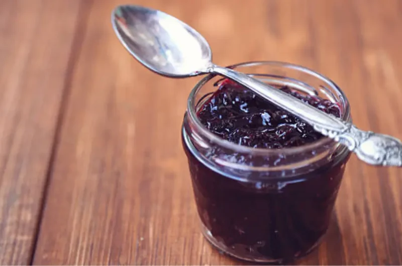 Date-Sweetened Berry Jam Recipe Made Without Refined Sugar