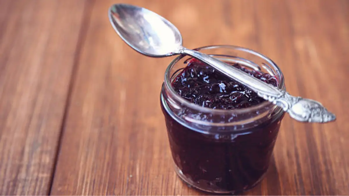 Date-Sweetened Berry Jam Recipe Made Without Refined Sugar